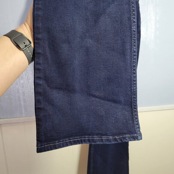 Lee Size 10 Dark Wash Denim Blue Slim Fit Boot Cut Mid Rise Classic Jeans - Picture 3 of 10